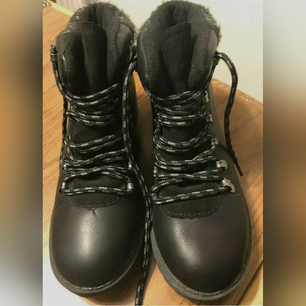 NWT - Women's TIME AND TRU Black Ankle Boots Size 10